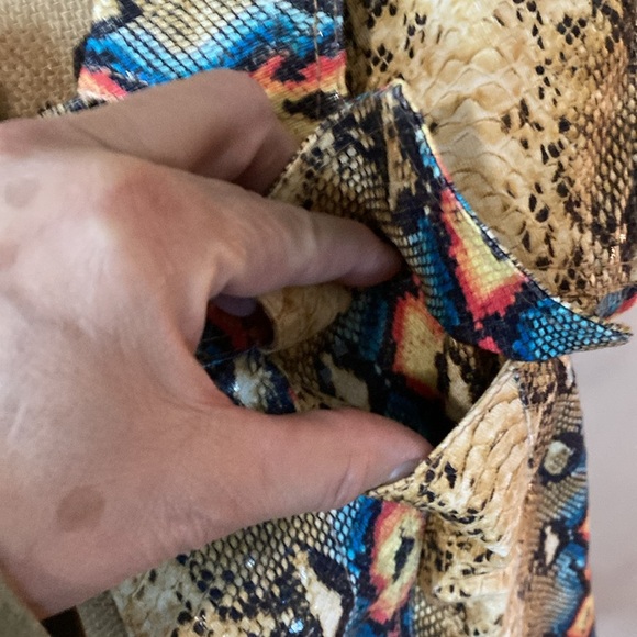 CYN & Luca Snakeskin like Vest size L women’s - Picture 3 of 7